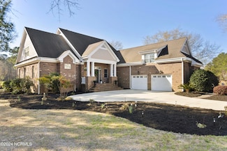198 Cedar Point Dr, Wallace, NC 28466