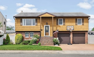 3408 Parkway Dr, Baldwin, NY 11510