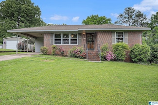 904 Catalpa Ln, Oxford, AL 36203