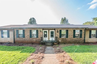 1285 Kenilwood Way, Bowling Green, KY 42104