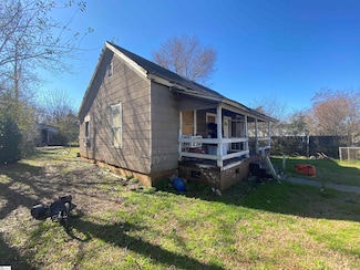 107 Beauregard St, Clinton, SC 29325