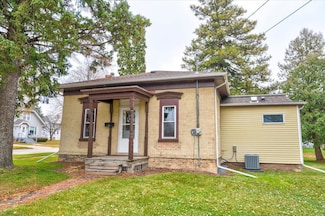 401 S Montgomery St, Watertown, WI 53094