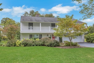 12 Lincoln Dr, New Canaan, CT 06840