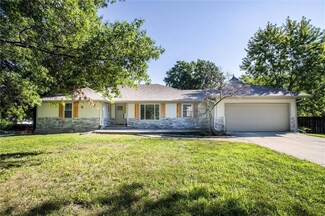 1012 S Clairborne Rd, Olathe, KS 66062
