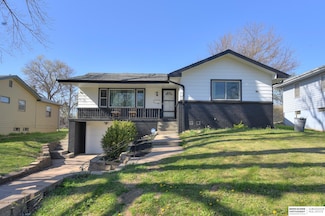 4864 Saratoga St, Omaha, NE 68104