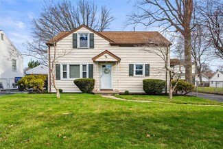 94 Fielding Rd, Rochester, NY 14626