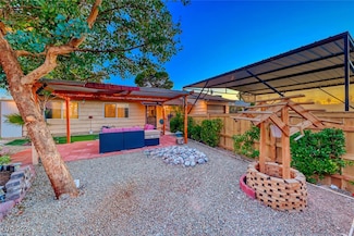 5813 Glen Eagles Ln, Las Vegas, NV 89108