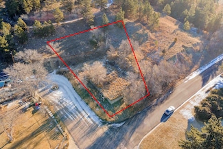 145 N 3rd St, Hot Springs, SD 57747
