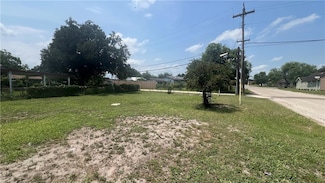 830 E King Ave Unit AVE 1/2, Kingsville, TX 78363