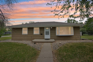 2016 W 90th St, Minneapolis, MN 55431