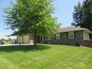 420 Briarwood Dr, Marshall, MO 65340
