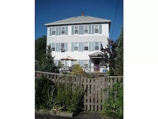 17 Prospect St, Bristol, RI 02809