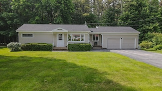 12 Davis Dr, Veazie, ME 04401