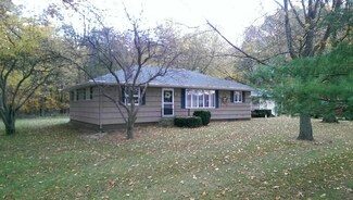 18044 Gumwood Rd, Argos, IN 46501