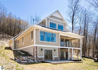3046 E Greenwood Rd, Lake Leelanau, MI 49653