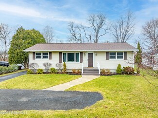 44 Hoyt Ave, Glenmont, NY 12077