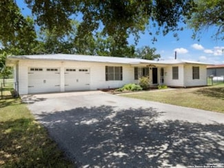 2365 E Fm 1518 S, Saint Hedwig, TX 78152