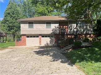 1332 Park Ln, Liberty, MO 64068