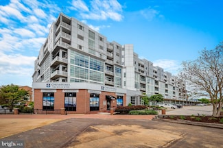 2772 Lighthouse Point E Unit 211, Baltimore, MD 21224