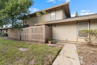 903 Buck Ct, Brandon, FL 33511