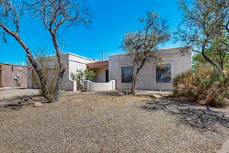 916 Lee Trevino Dr Unit 1, Belen, NM 87002