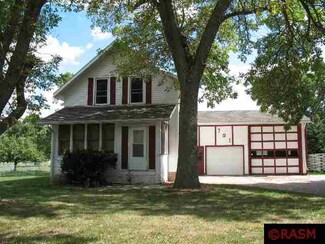 701 701 S Birch St, Lamberton, MN 56152