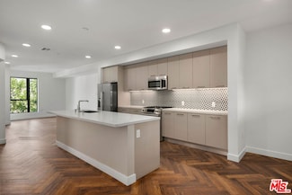 1250 N Fairfax Ave Unit 307, West Hollywood, CA 90046