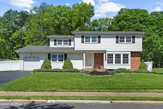 10 Pepperridge Rd, Howell, NJ 07731