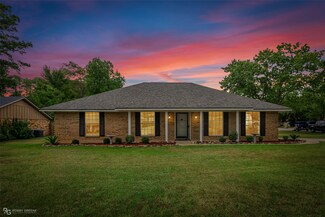 8613 Edgewood Dr, Haughton, LA 71037