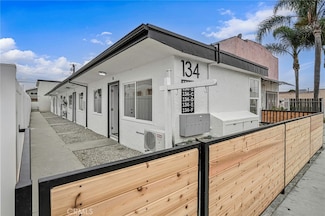134 E Market St, Long Beach, CA 90805