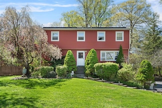 2 Fawn Ridge Ct, Harriman, NY 10926