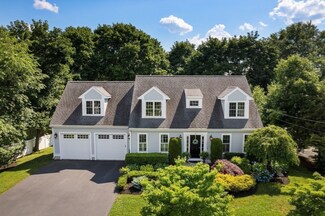 19 Summer St, Medfield, MA 02052