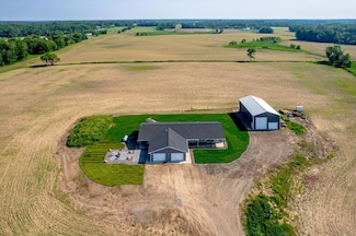 6324 Leo Dr NE, North Branch, MN 55056