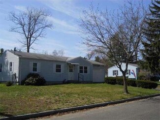 24 Saffron Cir, Springfield, MA 01129