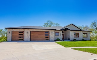 4001 Cartier Ave, Ames, IA 50014