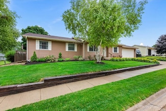 460 N Hickory St, Waterman, IL 60556