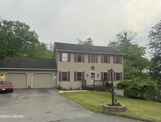 4 Grimm Cir, Lock Haven, PA 17745