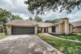 505 Bramble Bush Ln, Victoria, TX 77904
