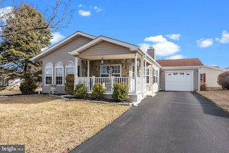 395 Thrush Ct W, New Hope, PA 18938