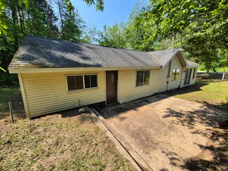2468 N Mundy Ave, White Cloud, MI 49349