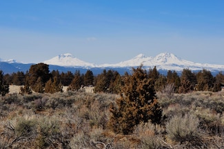 67100 Fryrear Rd, Bend, OR 97703