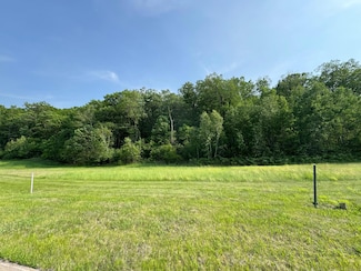 2812 Oakhurst Dr, Lake City, MN 55041