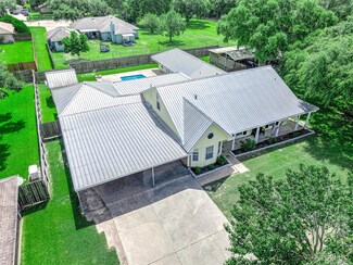 3711 Wildwinn Ct, Alvin, TX 77511