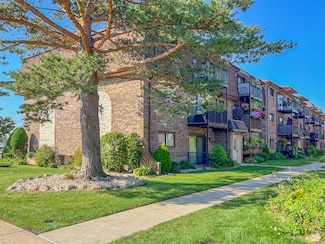 7604 W Lawrence Ave Unit 1B, Harwood Heights, IL 60706