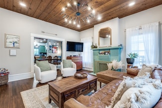 705 S Glasgow Dr, Dallas, TX 75223