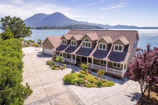 8825 Paradise Beach Dr, Glenhaven, CA 95458