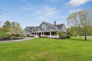 8 Farms Edge Way, Cumberland Center, ME 04021