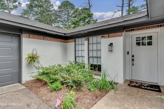 112 Plum Tree Rd, Brandon, MS 39047