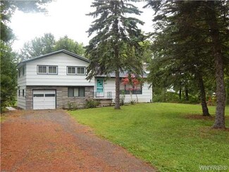 527 Lake Rd, Youngstown, NY 14174