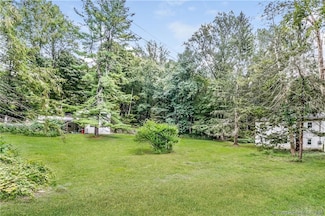 86 Pocahontas Rd, Redding, CT 06896